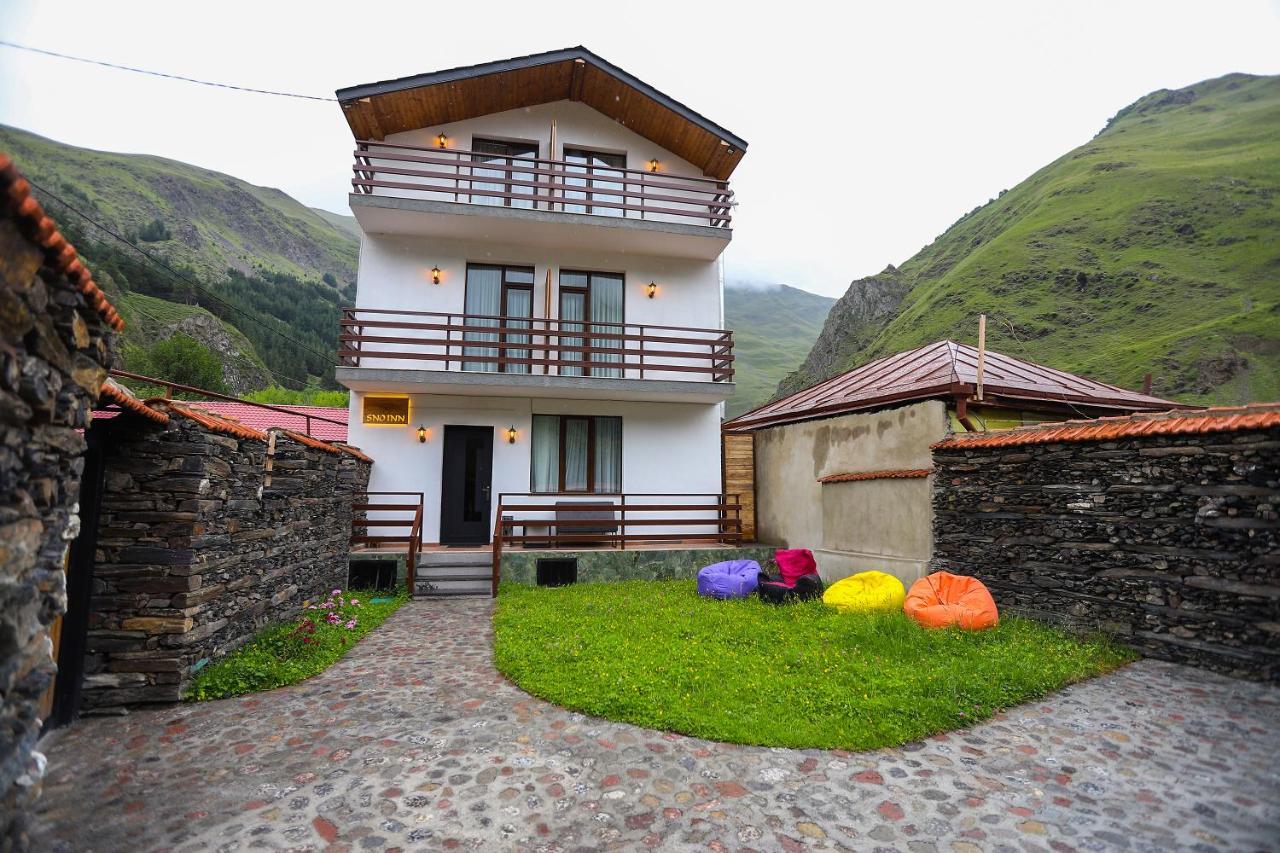 Sno Inn Kazbegi ภายนอก รูปภาพ