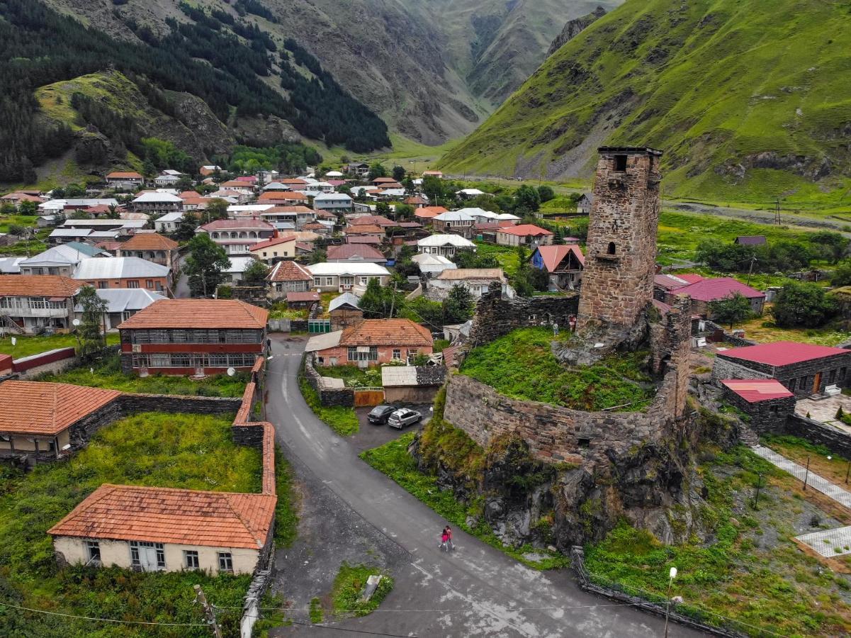 Sno Inn Kazbegi ภายนอก รูปภาพ