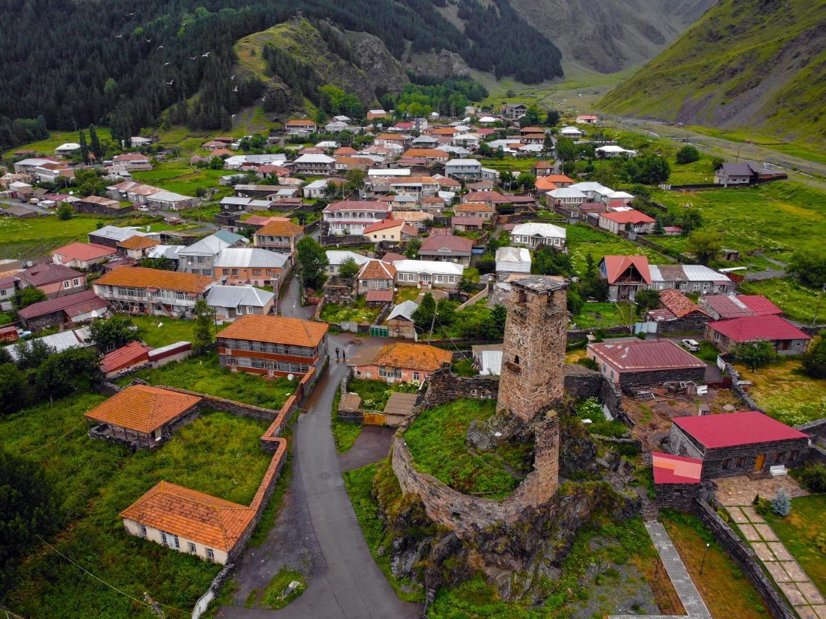 Sno Inn Kazbegi ภายนอก รูปภาพ